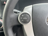 【ステアリングスイッチ】手元のスイッチで音楽などの音量調整やチャンネル・モードの変更が可能。より快適なドライブをお楽しみいただけます。