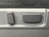 【パワーシート】スイッチ一つで簡単にシートの微調整が可能!電動だから力もいりません!快適なシートポジションにセットして、快適なドライブをお楽しみください。