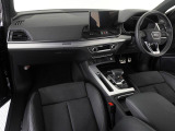 Audiのインテリアはエクステリア同様、優れたデザイン性とクオリティ、そして機能性を兼ね備えております。