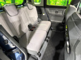 後部座席も気になるようなキズ・汚れやへたり等、大きなダメージはなく、良好な状態です。