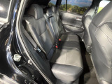 後部座席も気になるようなキズ・汚れやへたり等、大きなダメージはなく、良好な状態です。