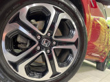 【純正17インチアルミホイール】外観にマッチした純正アルミホイールを装着しております。各種社外アルミホイールや、スタッドレスタイヤも取扱いしております。是非ご相談ください♪