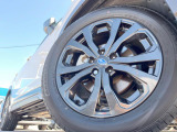 【純正18インチアルミホイール】外観にマッチした純正アルミホイールを装着しております。各種社外アルミホイールや、スタッドレスタイヤも取扱いしております。是非ご相談ください♪