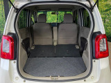 普段のお買い物や通勤、送迎等に十分な荷室スペースを確保しております。セカンドシートを倒すと、大きな荷物の積載も可能です♪