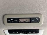 【リアオートエアコン】広い後部座席には必須の機能!風量や温度を自動で調整し前席と同様な車内環境にしてくれるリアオートエアコンを装備。夏の暑さも冬の寒さもストレスなく快適にお過ごしいただけます♪