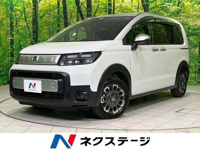 フリード 1.5 e:HEV クロスター 