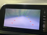 【バックカメラ】駐車時に後方がリアルタイム映像で確認できます。大型商業施設や立体駐車場での駐車時や、夜間のバック時に大活躍!運転スキルに関わらず、今や必須となった装備のひとつです!