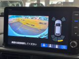 【バックカメラ】駐車時に後方がリアルタイム映像で確認できます。大型商業施設や立体駐車場での駐車時や、夜間のバック時に大活躍!