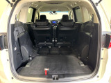 後席を格納すると、これだけの広さが!シーンに合わせたシートアレンジで、大きな荷物も積むことが出来ます♪