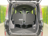 普段のお買い物や通勤、送迎等に十分な荷室スペースを確保しております。セカンドシートを倒すと、大きな荷物の積載も可能です♪