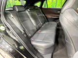 後部座席も気になるようなキズ・汚れやへたり等、大きなダメージはなく、良好な状態です。