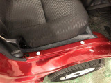 痛みの出やすい運転席シートの角、フロアマット、座面、ともに良好です