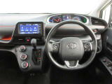 インパネはシンプルなデザイン。運転もしやすそう♪