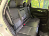 後部座席も気になるようなキズ・汚れやへたり等、大きなダメージはなく、良好な状態です。