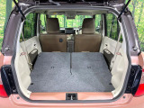 普段のお買い物や通勤、送迎等に十分な荷室スペースを確保しております。セカンドシートを倒すと、大きな荷物の積載も可能です♪