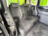 後部座席も気になるようなキズ・汚れやへたり等、大きなダメージはなく、良好な状態です。