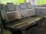 3列目シートはもちろん状態良好☆大人でもゆったりと座って頂けますので、大人数でのお出かけもラクラクです♪ご家族で、気の知れた仲間で、ドライブに行くのが楽しみですね♪