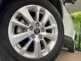 【純正16インチアルミホイール】外観にマッチした純正アルミホイールを装着しております。各種社外アルミホイールや、スタッドレスタイヤも取扱いしております。是非ご相談ください♪