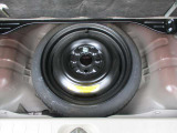 スペアタイヤ付きです。