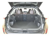 広々としたラゲージスペースを備えています。大きなものや長さのある荷物もしっかりと積み込めます。