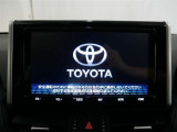 純正ナビを装備。タッチパネル式で使いやすく、お出かけもラクラクです。