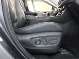 パワーシート搭載。微妙な調整が手軽にでき、ピッタリなポジションで運転することが可能です。