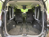 後席を格納すると、これだけの広さが!シーンに合わせたシートアレンジで、大きな荷物も積むことが出来ます♪