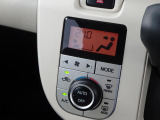 オートエアコン装備。室温調整も楽々!操作パネルやスイッチも上質で操作性も良好です。