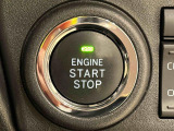 電子カードキーを携帯していれば、ボタンを押すだけでエンジンの始動がスマートに行えます。