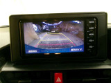 バックモニター搭載で車庫入れ安心!バック中の死角部分がモニターに映し出されるので安全性UP!