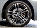 BMW純正アルミホイールです。納車時にはアルミホイールコーティングも承っております!是非ご検討下さいませ。