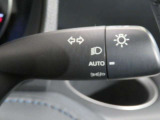 ライトスイッチです。「AUTO」にすると外の明るさに応じてスモールライト・ヘッドライトが自動でON・OFFします。夕暮れ時や屋内駐車場、トンネルなどに便利です。