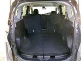 ラゲージルームだって広々です!シートを倒せば更に荷物を積めちゃう!
