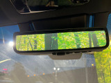 【デジタルインナーミラー】後席の大きな荷物や同乗者で後方が確認しづらい時でも安心!カメラが撮影した車両後方の映像をルームミラー内に表示。クリアな視界で状況の確認が可能です!