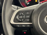 ステアリングスイッチ左側ではオーディオや、ダッシュボード中央のインフォメーションディスプレイの表示切替操作などが出来ます!パノラミックビューモニターの切替スイッチも一緒です!