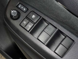 電動格納式ドアミラー・パワーウインドウを装備しています。