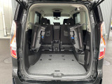 普段のお買い物や通勤、送迎等に十分な荷室スペースを確保しております。サードシートを倒すと、大きな荷物の積載も可能です♪