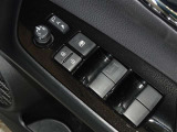 電動格納式ドアミラー・パワーウインドウを装備しています。