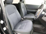 乗り降りしやすい運転席助手席