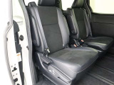 『2列目シート』にもスライド機能が付いているので、乗られている人数や載せるお荷物で調整が出来て便利ですね!