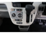 ■インパネ周り■すぐ手の届く場所にスイッチが配置されており、使い勝手が良いです!日々の運転も快適になりますね♪