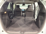 リアシートを倒すと、ラゲッジスペースを広くお使いいただけます!