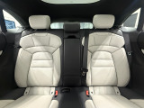 リアシートもフロントシート同様に綺麗なコンディションを保っています。
