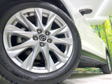 【純正19インチアルミホイール】外観にマッチした純正アルミホイールを装着しております。各種社外アルミホイールや、スタッドレスタイヤも取扱いしております。是非ご相談ください♪