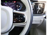 音声操作も装備されており、運転中の操作も楽々行えます。