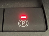【電動パーキングブレーキ】パーキングブレーキを指先だけで操作可能です!力の弱い人にも安心してブレーキをかけていただけます!