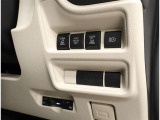 電動のスライドドアで楽々スムース!運転席からも開閉の操作もできます♪キーのスイッチひとつで自動開閉できる便利な機能もついてます♪