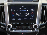 左右独立温度コントロールフルオートエアコンです。運転席、助手席それぞれで独立して温度設定ができます。冷え性の方が乗っても安心ですね♪