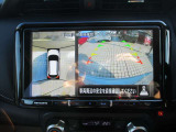 空から見下ろしているような視点で周囲を確認できるアラウンドビューモニター。駐車時とても便利♪