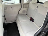 後部座席もゆったりお乗り頂けます♪ご使用者様からも広いとの好評です!(*^^)v